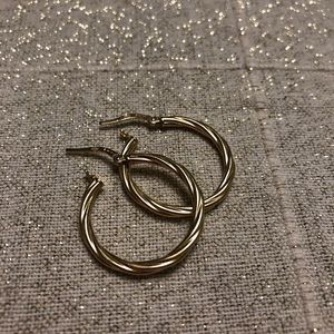 18K Yellow Gold Twist Hoop earrings